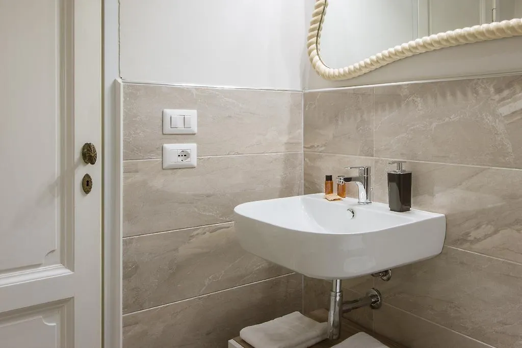 Apartments Florence - Unique & Stylish Repubblica 0*,  Italy
